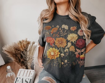 Retro Boho Fall Pressed Flowers Tshirt Vintage Floral Autumn Leaf Shirt Botanical Cottagecore Goblincore Aesthetic Green Witch Comfort Color