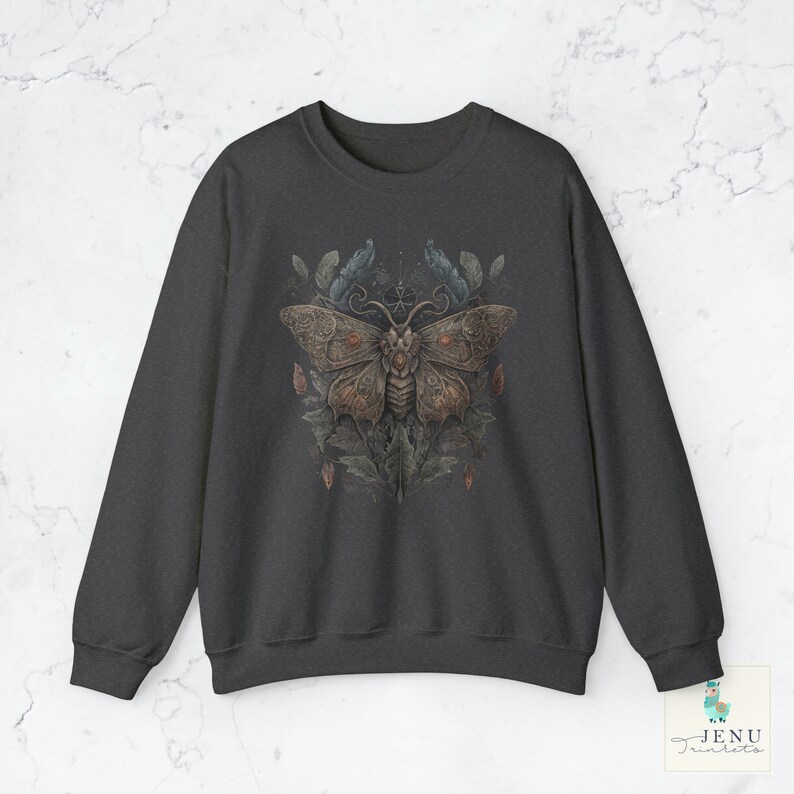 Old Soft Goth Moth Sweatshirt Gothic Nature Forest Butterfly Sweater Vintage Cottagecore Top Forestcore Shirt goblincore Alt Clothes Fashion