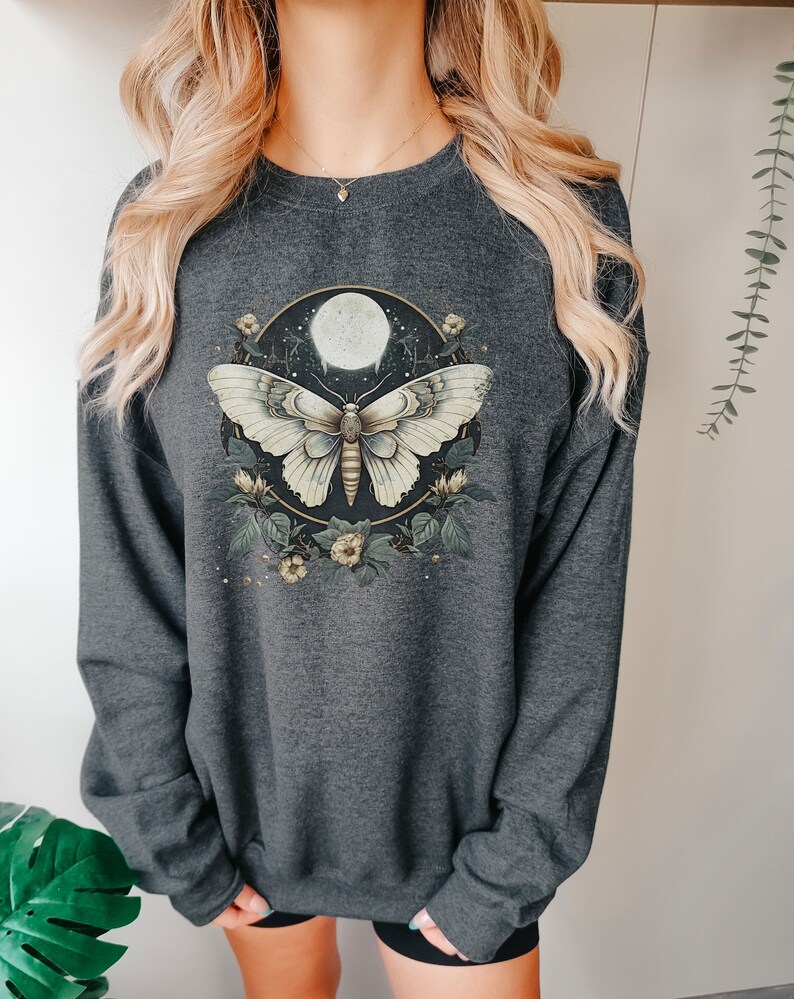Vintage Mystical White Lunar Moth Sweatshirt Celestial Moon Phase Shirt Boho Butterfly Sweater Cottagecore Top Dark Academia Clothing Street Wear
