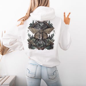 Vintage Moth Hoodie Nature Forest Sweatshirt Cottage Core Hoodie Fairycore Top Goblin Core Street Wear Trendy Woodland Shirt Green Witc Back
