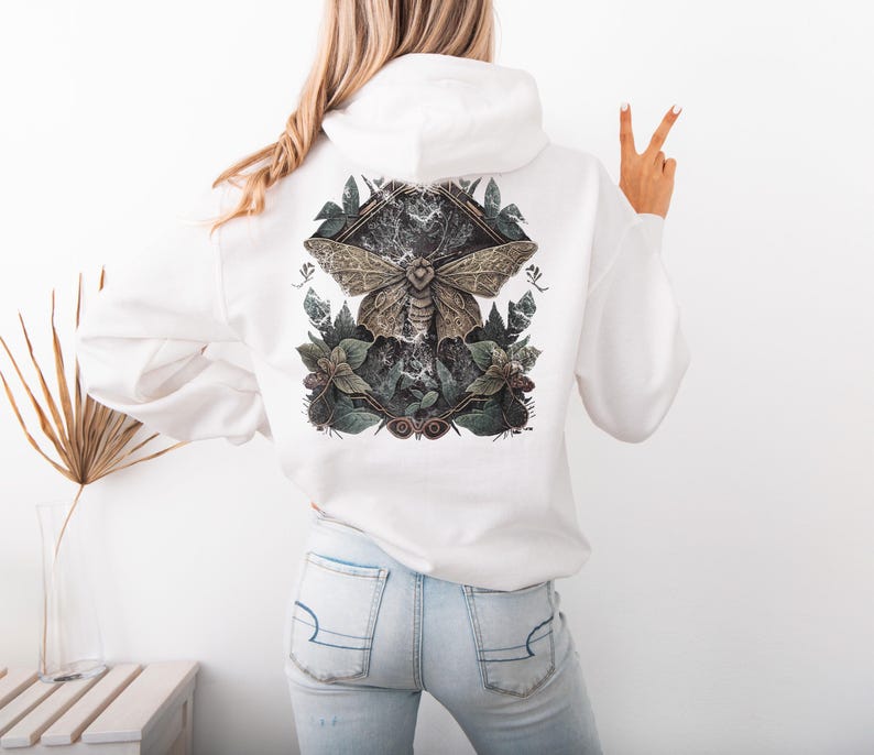 Vintage Moth Hoodie Nature Forest Sweatshirt Cottage Core Hoodie Fairycore Top Goblin Core Street Wear Trendy Woodland Shirt Green Witc Back