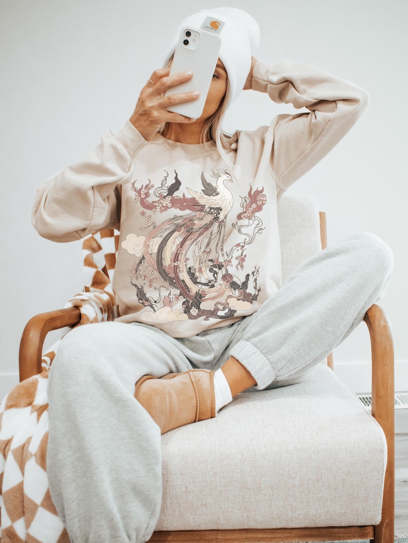 Japanese Phoenix Ash Hoodie Fantasy Beast Immortal Bird Sweatshirt Mystical Vintage Asian Abstract Top Japan Nature Tee Mythology Street Wear Gift Magic Fiction Shirt Ornamental Rebirth