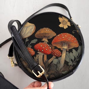 Dark Cottagecore Mushroom Round Messenger Bag Fly Agaric Witchcraft Shoulder Purse Crossbody Witchy Witch Bag Gift Idea Goblincore Nature