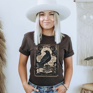 Gothic Raven Extra Light T-Shirt Crow Celestial Tarot Card Shirt Goth Bird Animal Tee Witchy Graphic Witchcraft Dark Academia Top Streetwear