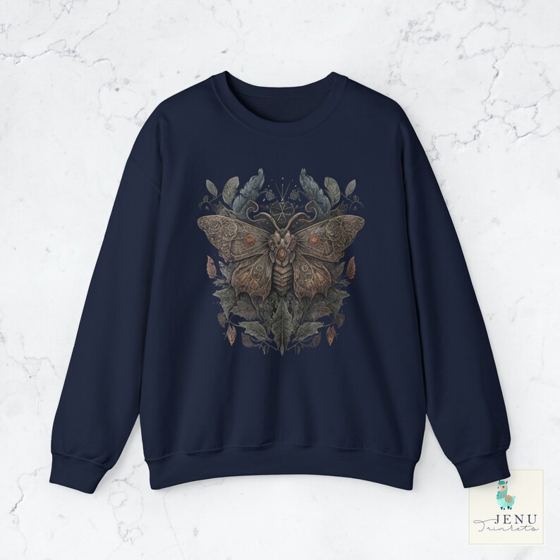 Old Soft Goth Moth Sweatshirt Gothic Nature Forest Butterfly Sweater Vintage Cottagecore Top Forestcore Shirt goblincore Alt Clothes Fashion