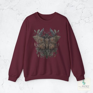 Old Soft Goth Moth Sweatshirt Gothic Nature Forest Butterfly Sweater Vintage Cottagecore Top Forestcore Shirt goblincore Alt Clothes Fashion