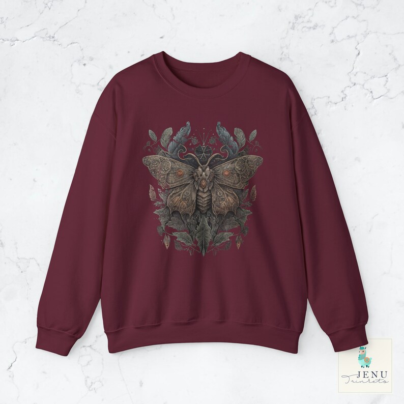 Old Soft Goth Moth Sweatshirt Gothic Nature Forest Butterfly Sweater Vintage Cottagecore Top Forestcore Shirt goblincore Alt Clothes Fashion