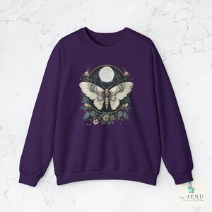 Vintage Mystical White Lunar Moth Sweatshirt Celestial Moon Phase Shirt Boho Butterfly Sweater Cottagecore Top Dark Academia Clothing Street Wear