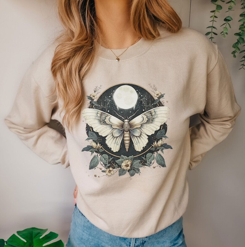 Vintage Mystical White Lunar Moth Sweatshirt Celestial Moon Phase Shirt Boho Butterfly Sweater Cottagecore Top Dark Academia Clothing Street Wear