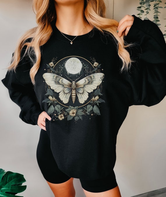 Vintage Mystical White Lunar Moth Sweatshirt Celestial Moon Phase Shirt Boho Butterfly Sweater Cottagecore Top Botanical Clothing Street