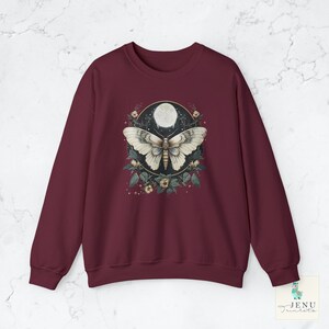 Vintage Mystical White Lunar Moth Sweatshirt Celestial Moon Phase Shirt Boho Butterfly Sweater Cottagecore Top Dark Academia Clothing Street Wear