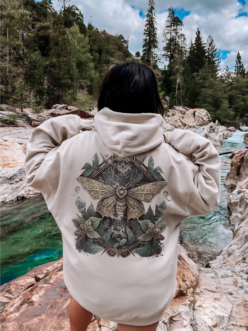 Vintage Moth Hoodie Nature Forest Sweatshirt Cottage Core Hoodie Fairycore Top Goblin Core Street Wear Trendy Woodland Shirt Green Witc Back