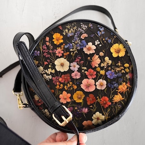 Colorful Pressed Wildflowers Round Messenger Bag Flowers Blooms Shoulder Purse Cute Nature Garden Botanical Crossbody Bag Black Floral Gift