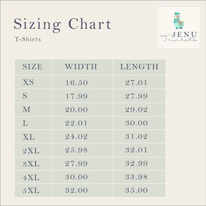 Peut inclure: Un tableau des tailles pour les t-shirts avec des mesures en pouces pour la largeur et la longueur. Le tableau comprend les tailles XS &agrave; 5XL.