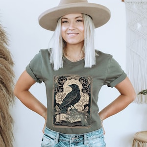 Gothic Raven Extra Light T-Shirt Crow Celestial Tarot Card Shirt Goth Bird Animal Tee Witchy Graphic Witchcraft Dark Academia Top Streetwear