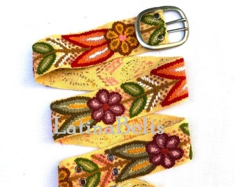 Ceinture brodée à la main florale en laine jaune ceintures brodées ceinture ethnique florale bohème ceinture cadeaux pour elle ceinture péruvienne laine pérou