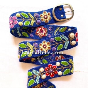 Ceintures brodées à la main bleues florales colorées ceintures brodées péruviennes ceinture ethnique florale ceinture bohème cadeaux en laine pour elle ceinture ethnique florale
