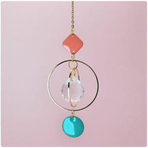 Trendiger Sonnenfänger mit Karte in Lachs und Türkis, Suncatcher, stylische Deko zum hängen im Retro Flair, Abschiedsgeschenk Erzieherin