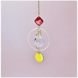 Leuchtend roter und gelber Sonnenfänger mit Emaille -Anhänger mit Karte in Geschenkverpackung, auch tolles Abschiedsgeschenk Erzieherinnen
