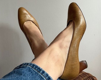 Beige Vintage Bally Leather Pumps