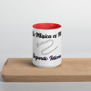 La música es mi segundo idioma - Taza con Color en el Interior