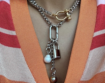 Collar de cadena de plata con metales mixtos: dije con candado y mosquetón / Regalos de joyería, regalos de joyería, joyas de resort / Regalo de Galentine