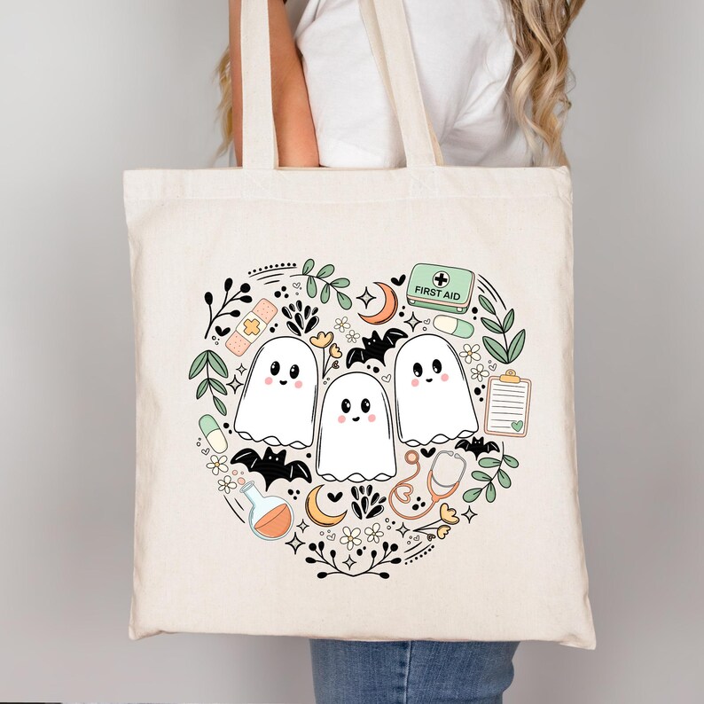 Läskig sjuksköterska PNG•Förlossnings- och Halloween-festligheter•Medicinskt spöke PNG•Läskigt sött PNG•Halloween-sjukskötersketröjadesign•Söt spökeklotter PNG•Boho PNG bild 3