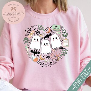 Läskig sjuksköterska PNG•Förlossnings- och Halloween-festligheter•Medicinskt spöke PNG•Läskigt sött PNG•Halloween-sjukskötersketröjadesign•Söt spökeklotter PNG•Boho PNG bild 7