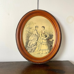 Assiette de mode ancienne, France, impression La Mode illustrée, ovale vintage, représentant deux femmes en robes