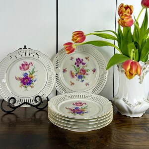 Antique Set of 7 Schumann Bavaria China Plates Chateau Floral Pattern with Reticulated Edges and Gold Rims / 1920s Bouquet Plate Set