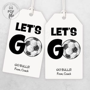 Tagi drużyny piłkarskiej Let's Go | Wydrukowalny tag piłkarskich przekąsek na szczęście w dniu meczu | Spersonalizowany tag piłkarskich upominków | Natychmiastowe pobranie pliku PDF