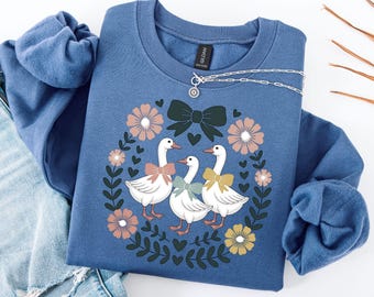 Vintage Goose Sweatshirt Cute Goose Crewneck Cottagecore Goose Shirt Retro Goose Sweater Coquette Silly Goose Farm Animal Pullover