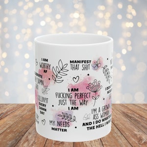 Taza de café motivacional para el autocuidado, taza de afirmaciones, taza de amor propio, taza de buena vibra, afirmaciones con palabrotas, tazas con palabrotas, taza divertida para el bienestar imagen 4