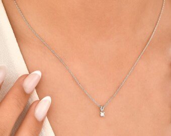 14K White Gold Prone Single Stone Necklace Diamond Setting