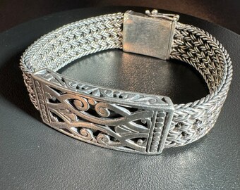 アクセサリー 2000s Antique Design Silver Bracelet Flat Skull Pewter Bracelet Antique Silver | AMiGAZ Attitude