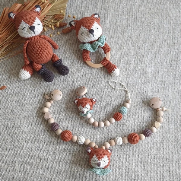 Ensemble Amigurumi renard, renard chaîne poussette, renard chaîne tétine, renard hochet