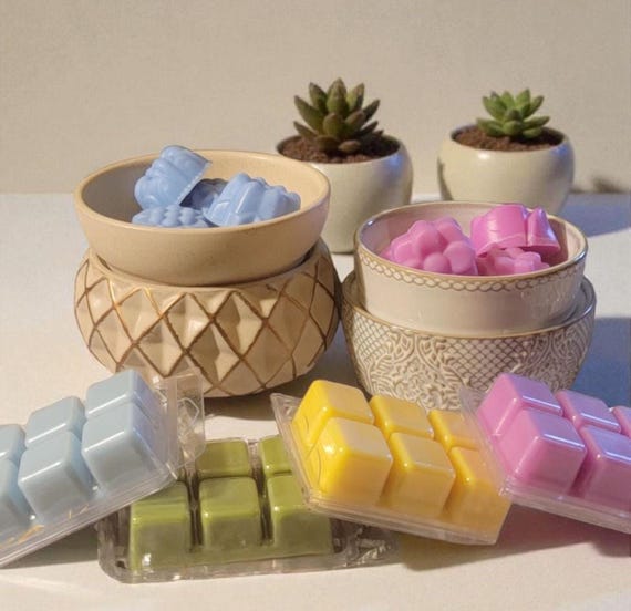 Electric Candle Warmer with Durable Heating Plate, Wax Melter & Aromatherapy Burner, Free 9oz Wickless Candle, Home Decor, Christmas Gift