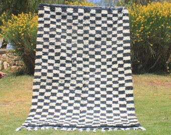 Handmade Beni Ourain Rug: Authentic Moroccan Wool Carpet