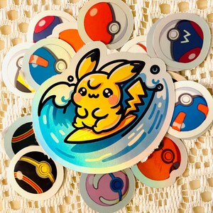 Süßer kawaii Surfer Pikachu Sticker Happy Kawaii Pokemon Pokeball Aufkleber
