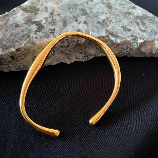 Gold Chunky Bangle, Geometric Bangle, 18k Gold Bracelet, Thick Gold Bangle, Unique Design Bangle,Minimalist Jewellery,Christmas Gift For Her