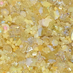 200pcs Yellow Assorted Mix 3D Kawaii Nail Charms, Nail Art, Cute nail decoration, Nail Charms