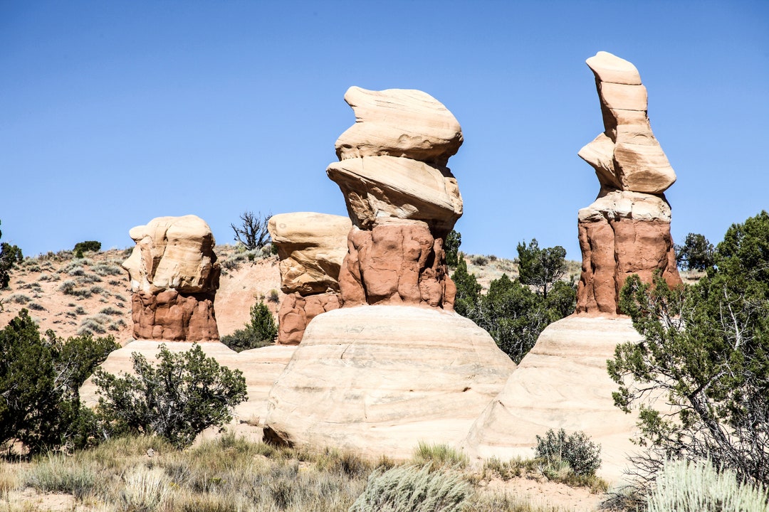 Utah Coloured Rocks INCREDIBLE ROCK FORMATIONS, Capital Reef, Utah,colored Rocks Stacked on ...