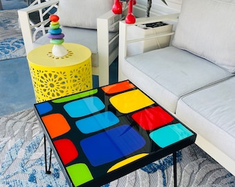 MOD Mosaik-Harz-Beistelltisch mit Haarnadelbeinen