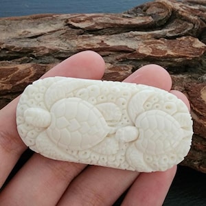 Carved buffalo bone Turtle     P083