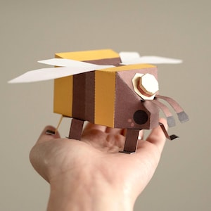 Low Poly Bumblebee Papercraft