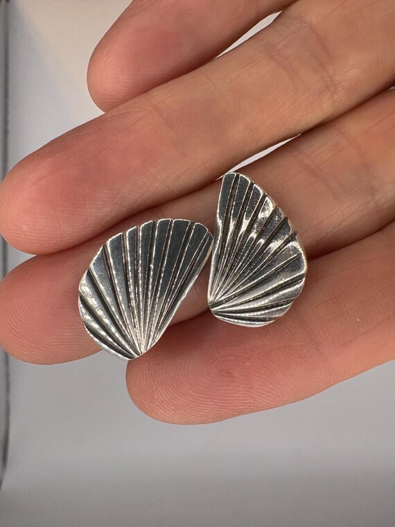 Handmade Sterling silver shell shape earrings, so… - image 2