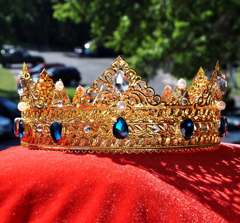 Handmade Gold Baroque Crown: Royal Medieval Tiaras - Etsy display picture 2