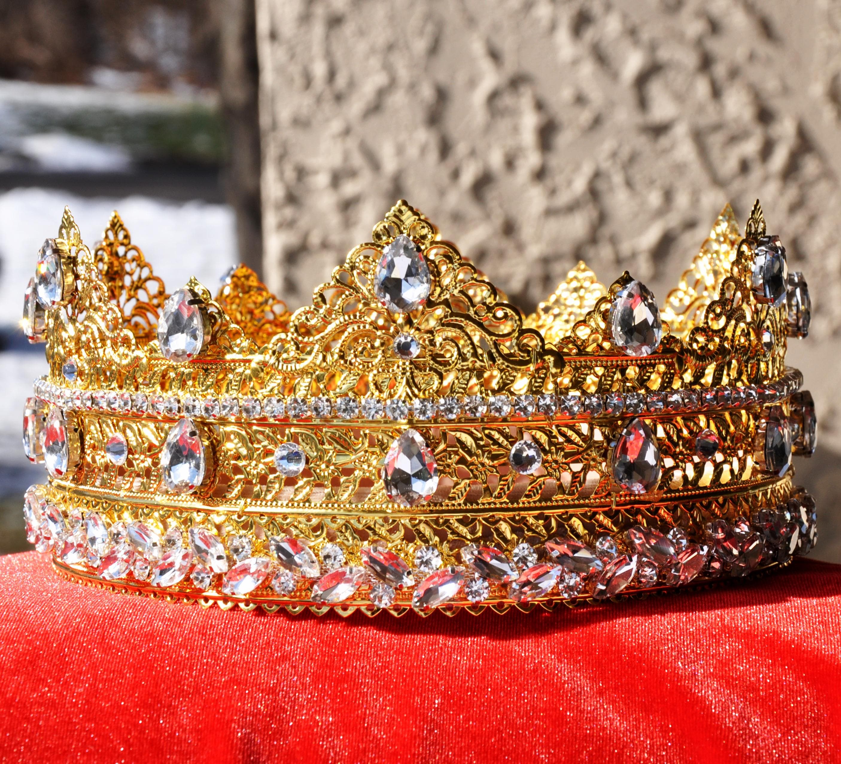 Baroque Rhinestone Crown: Vintage-inspired King Queen 