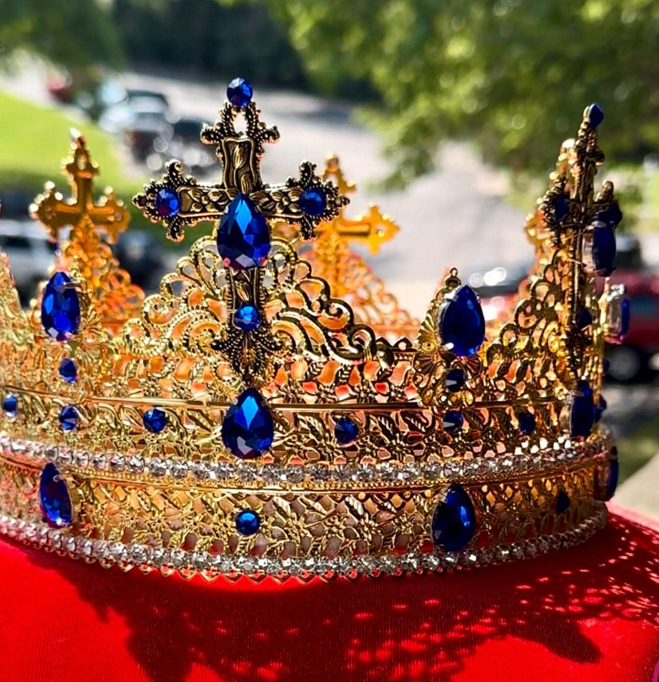 Big Cross King Crown: Gold Medieval Renaissance Headpiece  display picture 1