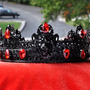 Black Lion Gothic Crown, King Crown, Male Crown, Men&#39;s Crown, Crowns and Tiaras, black, Medieval, Head Accessories, Custom Crown, halloween